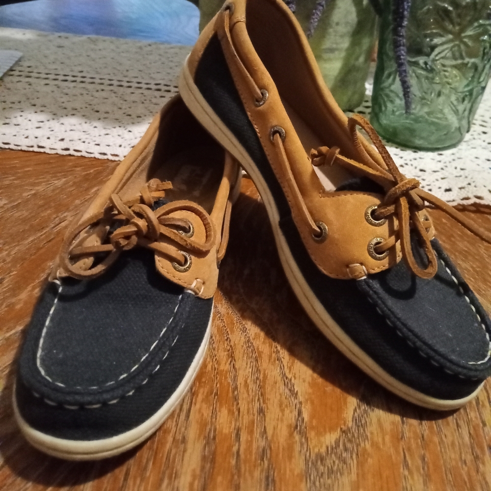 Sperry Navy and Caramel Topsiders